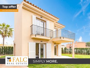 Casale in Zona Rústica - Interior. Atractiva villa de nueva construcción con vistas al mar en un co
