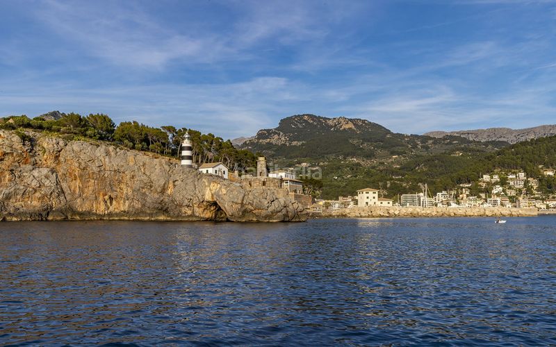 Foto c6afddc2-b42a-42ee-8d27-da6883a7f982. Masia amb aparcament a Sóller