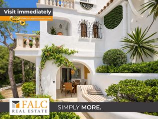 Piano terra in Costa de la Calma. Elegante apartamento reformado con terraza y vistas al mar en co