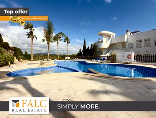 Rez-de-chaussée à Cala d´Or. El estilo portuario se une al idilio de los jardines con una cod