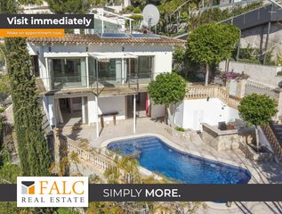 Lloguer Masia a Costa d´en Blanes. Exclusiva villa con piscina, cocina exterior y vistas al mar en