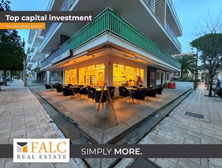 Geschäftsraum in Cala Millor. El placer se une a la mejor ubicación local en esquina en el cor