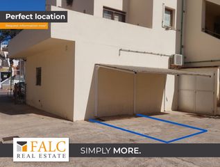 Aparcament cotxe a Les Maravelles. Aparcamiento seguro en ubicación privilegiada  su plaza de aparc