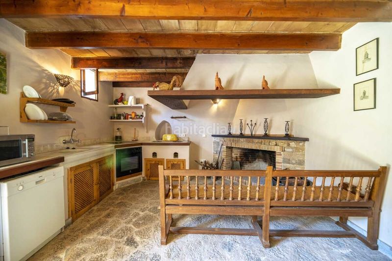 Foto aad965c9-8fc6-4112-bdc5-4c4a5bce102a. Edifici a Escorca