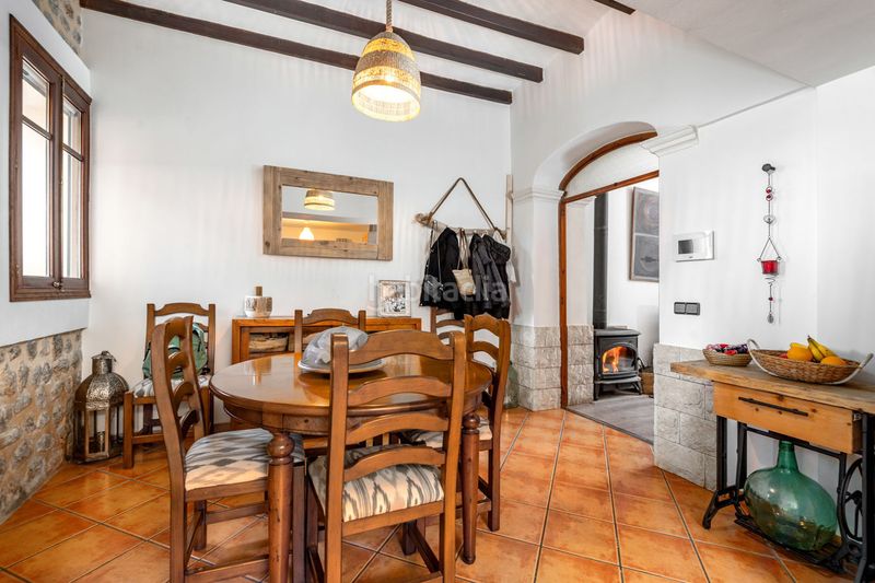 Foto c4f2e8d2-e7d5-44a5-a85b-7ad0ef61c1ae. Masia amb piscina a Sóller