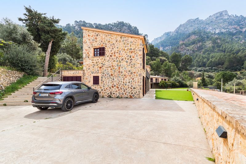 Foto 3690d62f-58c2-4100-a8d0-a05a9218bf87. Masia amb aparcament piscina a Estellencs