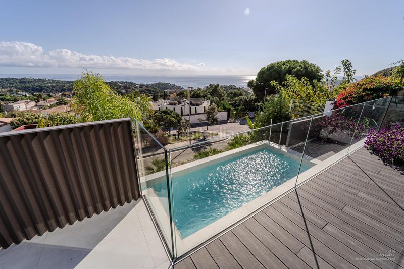 Foto c059dd81-4bd9-494b-9d60-b3e3a3e5e1bd. Casa amb aparcament piscina a Roca Grossa Lloret de Mar
