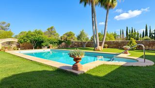 Country house in Llucmajor Interior. Encantadora finca con licencia etv, piscina y total privacidad