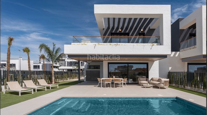 Foto 9078a660-6c01-437f-b66e-1fbf4a91c03f. Casa amb aparcament piscina a Centro - Muelle Pesquero Torrevieja