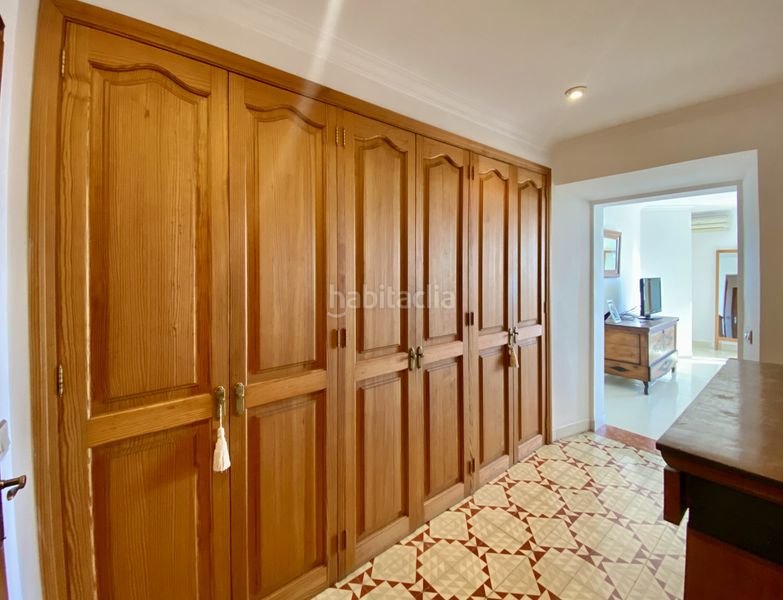 Foto b3d733fa-6e8f-48e8-bad7-a39517efe5d5. Casa adossada amb piscina a Selva