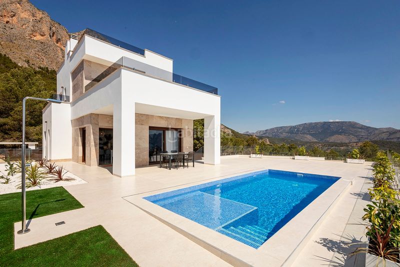 Foto 1e5c55f2-b387-4567-91b5-0dd493a4a140. Casa amb aparcament piscina a Casco urbano Polop