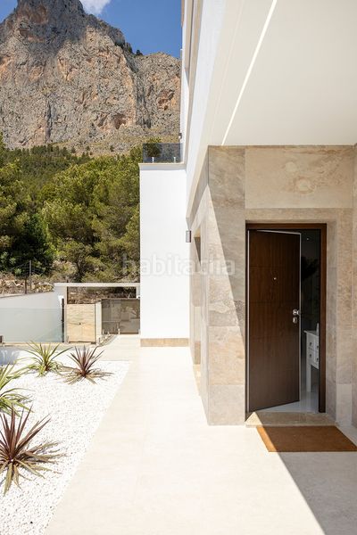 Foto f4467482-a18b-4934-8c7e-7c13e7bb15bd. Casa amb aparcament piscina a Casco urbano Polop