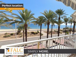 Rent Apartment in Les Maravelles. El mar a un paso tu hogar temporal en primera línea de playa