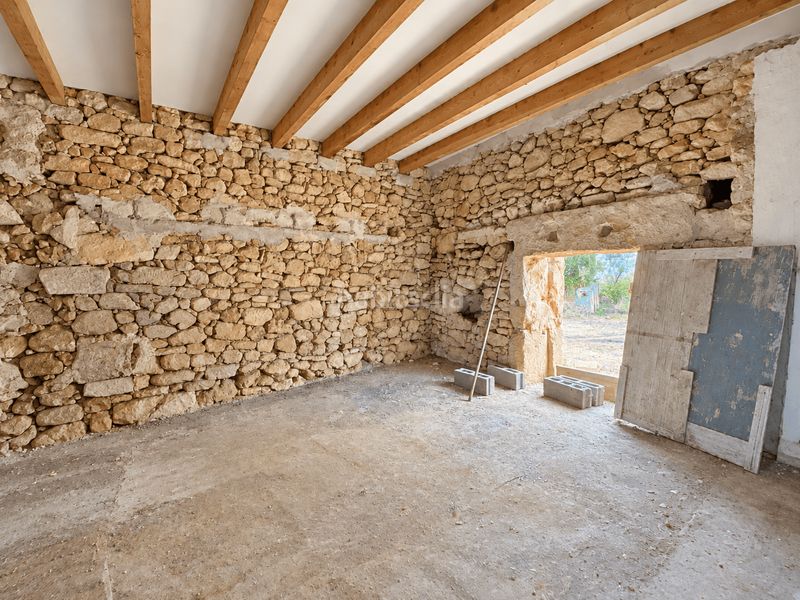 Foto a9966b87-f877-4ac3-9932-bb36be702595. Casa amb aparcament a Algaida