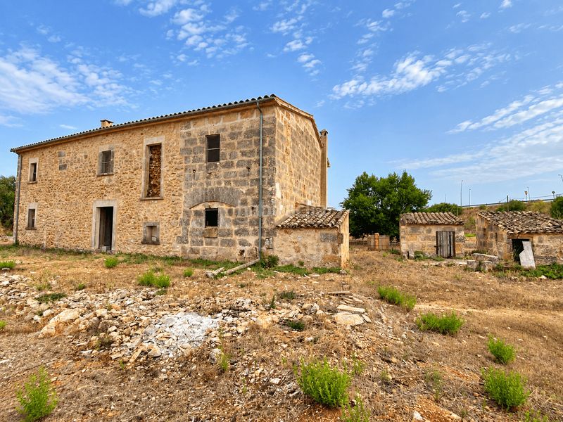 Foto b79a56d8-4c42-4645-b179-fa974e851fb7. Casa amb aparcament a Algaida