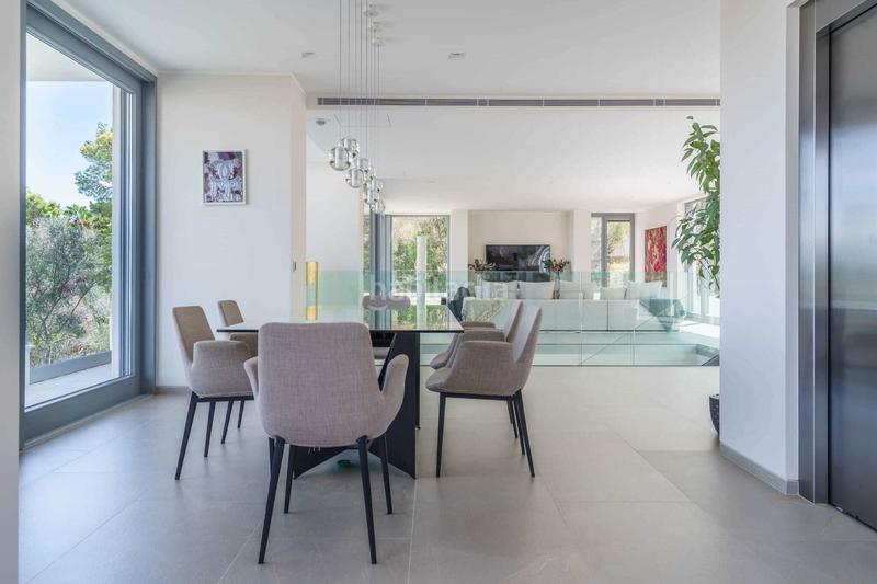 Foto 65f0f44d-cd24-4c1e-8352-bf0803fb52e8. Casa en Palmanova Calvià