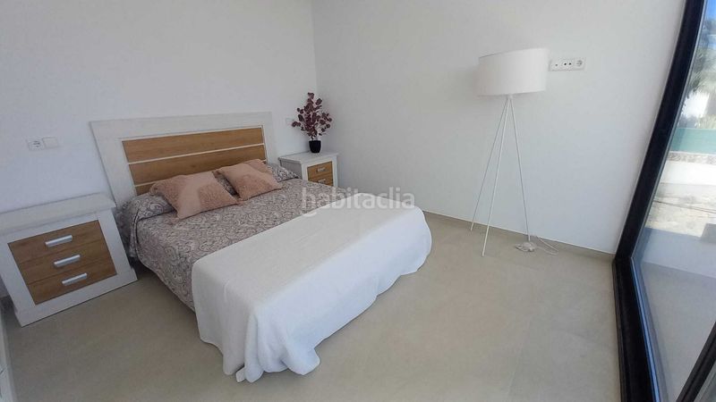 Foto fd1d0169-79a8-4f78-8cec-8de200d9ca64. Casa adossada a Pueblo Calp