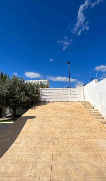 Foto ab2b24d8-87a2-445a-83fd-3d56871c044d. Casa amb piscina a Altea ciudad Altea