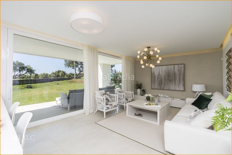Foto 1e50c25c-1532-44b4-ac92-a719c4d5086b. Apartament amb calefacció aparcament piscina a Sotogrande alto Sotogrande