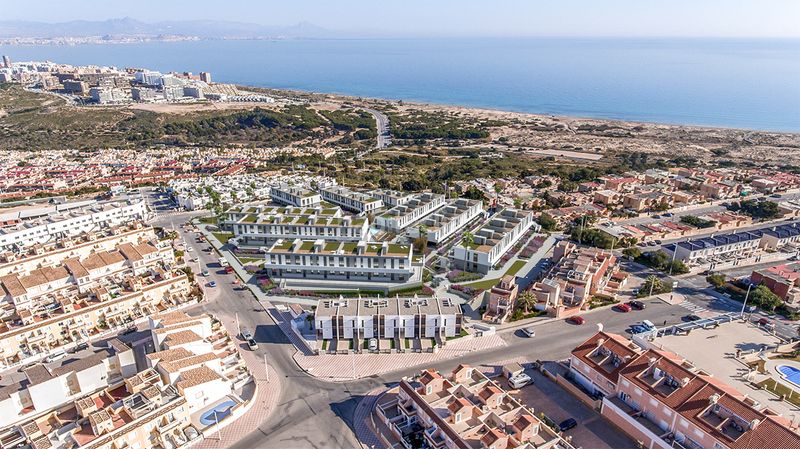 Foto 350da2cb-39b0-49fc-9b2d-bb01713527b1. Planta baixa amb calefacció aparcament piscina a Santa Pola
