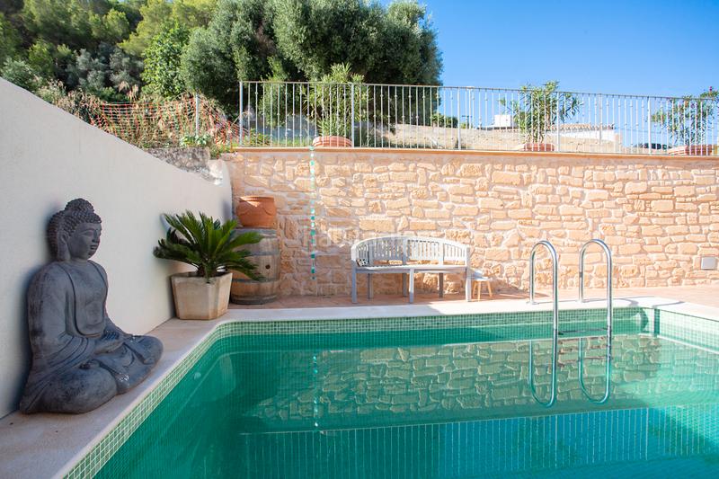 Foto 43ebf0ee-6e80-40a6-a3b9-ac4ae8284a7b. Reihenhaus in Capdepera poble Capdepera