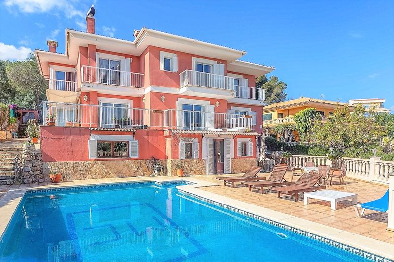 Foto f716f674-ee26-4a48-aa80-ded93a0711f6. Casa amb aparcament piscina a Palmanova Calvià