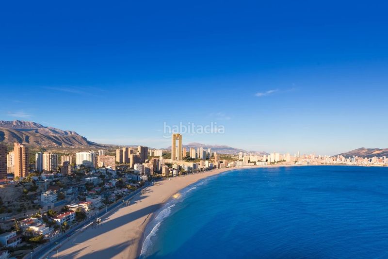 Foto 8d56c8d2-5e1b-4978-b947-878e0a4813bb. Apartament amb aparcament piscina a Playa Poniente Benidorm
