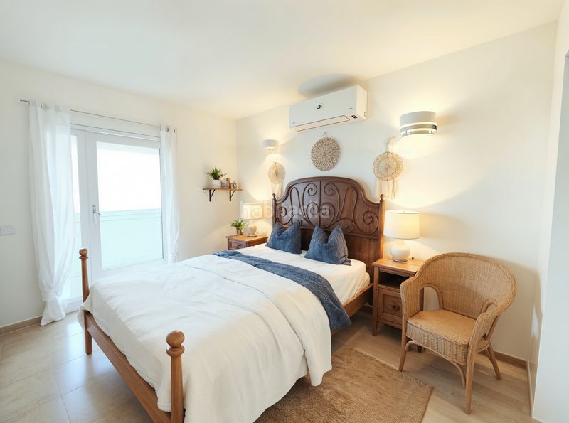 Foto 0005c8c8-e2ae-451a-b4cc-6fb466832917. Apartamento luz, espacio y mar su piso en la playa en Llucmajor