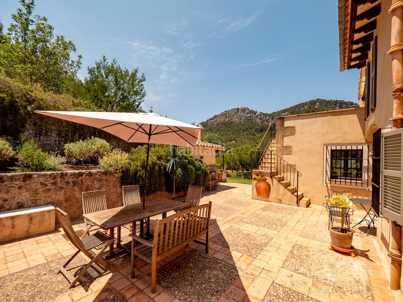 Foto bef19572-c5cd-45e8-80a5-00d797c7b9db. Casa amb piscina a Puigpunyent