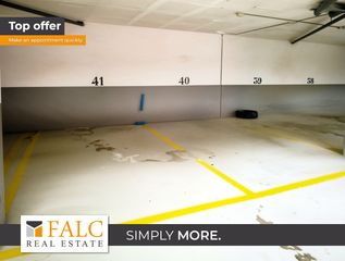 Aparcament cotxe a Les Maravelles. Aparcamiento subterráneo central y seguro