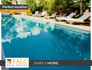 Casa a Ciudad Jardín. Lujo mediterráneo  moderna casa adosada cerca de la playa con pi