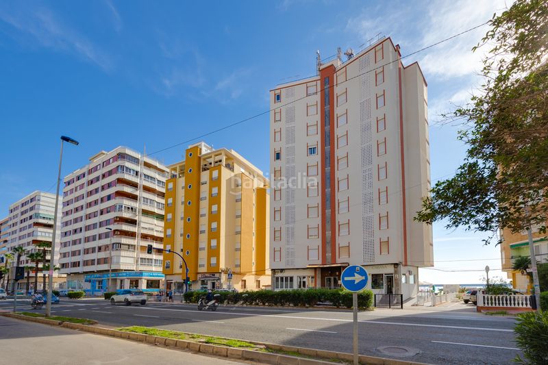 Foto 837b07bf-47b8-45d9-b0da-f9aec8a5ab09. Pis amb aparcament a El Acequión Torrevieja