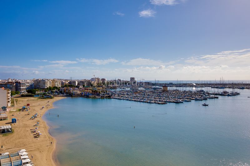 Foto 8f0056a2-f528-40ee-accc-ecf2c1e9e596. Pis amb aparcament a El Acequión Torrevieja