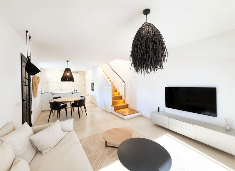 Foto 01fdd7f1-df06-48c0-bc04-220e94988969. Casa aparellada amb calefacció aparcament piscina a Llucmajor