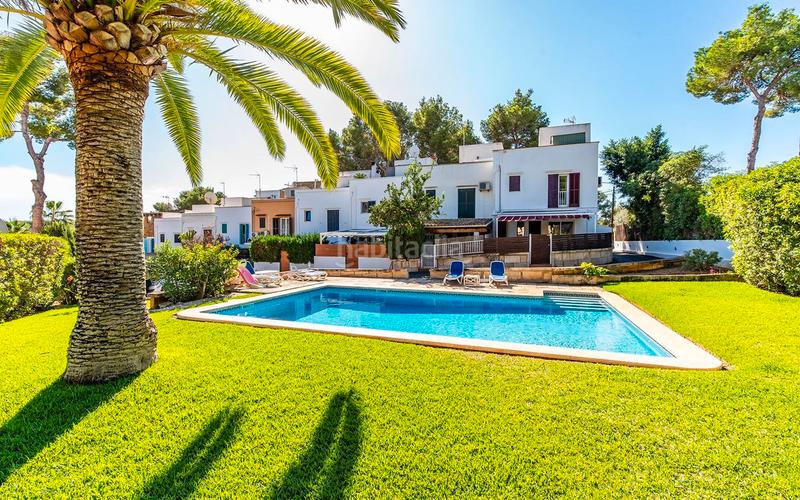 Foto 59433649-b47a-4dee-95f7-660fe7d7d9df. Casa adossada amb piscina a Santa Ponça Calvià