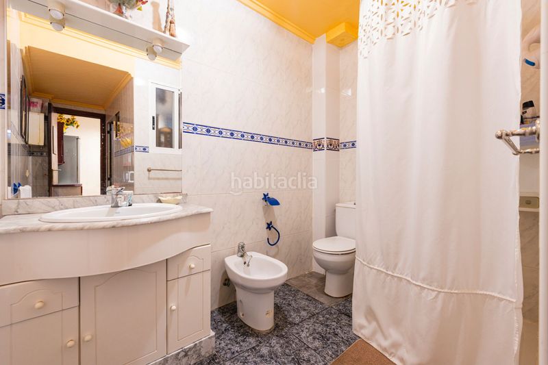 Foto f791de44-69b8-40b3-856d-76c0f6f03ac1. Edificio in Albaida