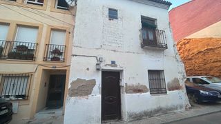 Masía  Calle de la flor 15. ?? casa con patio en campo real