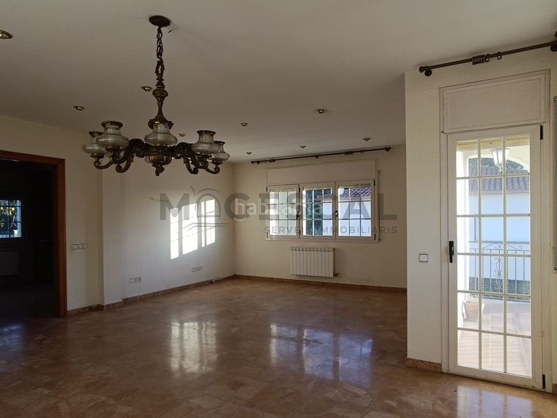 Foto a875c3e8-9b6b-4084-873a-732be609ce17. Casa amb calefacció aparcament a Caldes de Montbui