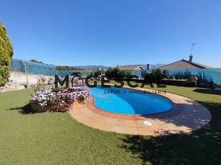 House  Frederic mompou