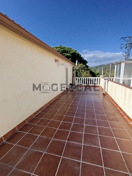 Foto 229e5934-b3f6-4f51-a5f3-3a794d148875. Casa adossada amb calefacció aparcament a Caldes de Montbui
