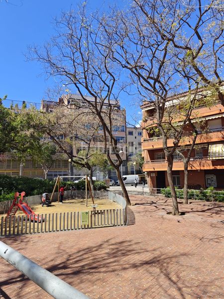 Foto bf6d8e3c-d77f-4a11-9317-06921b236367. Piso en El Poble Sec - Parc de Montjuïc Barcelona