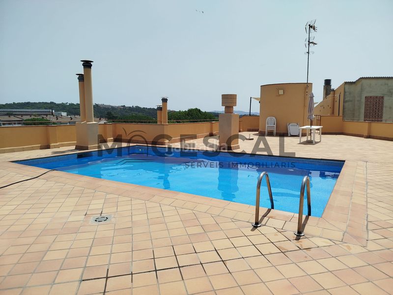 Foto 0436ee96-c491-43c1-b4cb-d3d2b6338350. Pis amb calefacció aparcament piscina a Caldes de Montbui