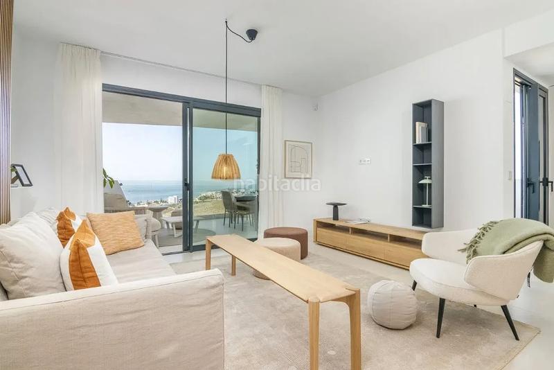 Foto 34a4ff5a-67e7-4628-9856-bba9eaf51666. Apartamento en calle paula 4201 piso moderno con con vistas al mar en El Higuerón, en Fuengirola