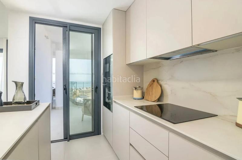 Foto 4a766da9-d7e5-4ada-8cde-0f13d0cd63a5. Apartamento en calle paula 4201 piso moderno con con vistas al mar en El Higuerón, en Fuengirola
