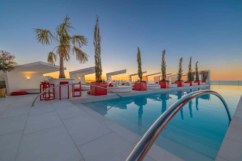 Foto ebb95eca-b6f3-4d77-bd41-fa7d86ed76fd. Apartamento en calle paula 4201 piso moderno con con vistas al mar en El Higuerón, en Fuengirola