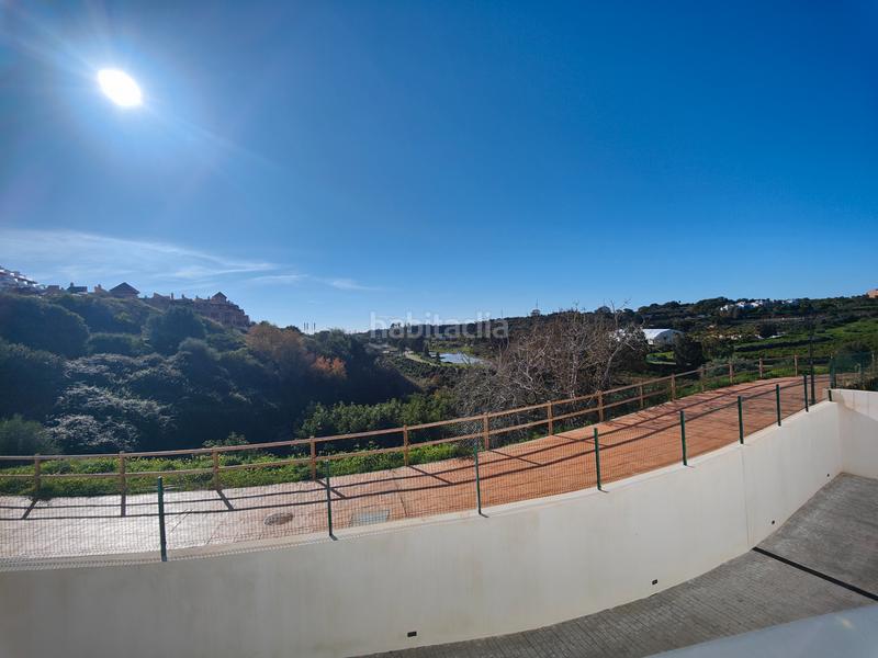 Foto 1e38f8b2-68d9-41b6-bde0-a02e996bf384. Dúplex en calle islas bermudas 100 dúplex moderno en Cancelada, en Estepona