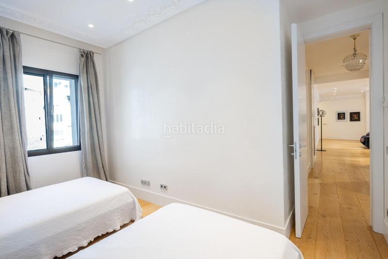 Foto d6730874-75b4-4275-82e8-83b5733abc48. Miete etagenwohnung mit heizung parking in Jerónimos Madrid