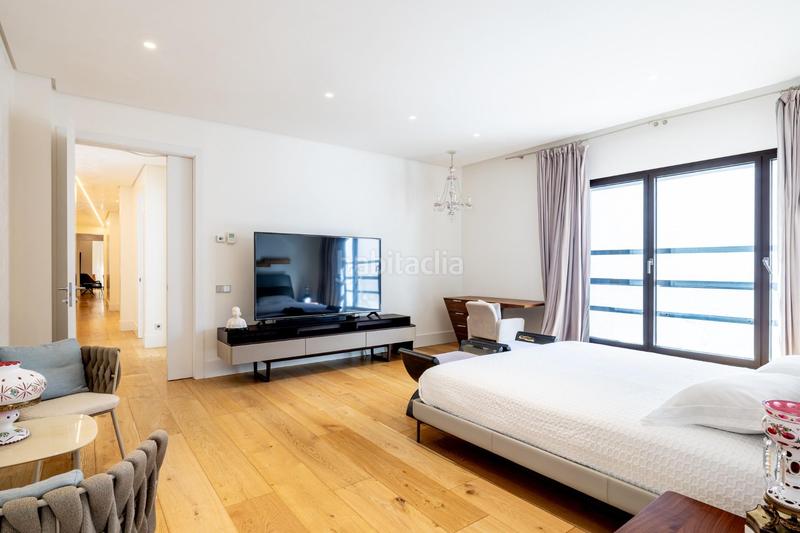 Foto fe4c1e66-32cb-4967-94fd-07e177a17ea0. Rent flat with heating parking in Jerónimos Madrid