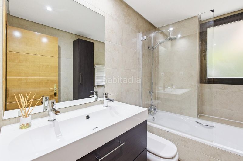 Foto 139f2c43-9558-4b14-8a73-1b6d2664350b. Planta baixa amb calefacció aparcament piscina a Madrid