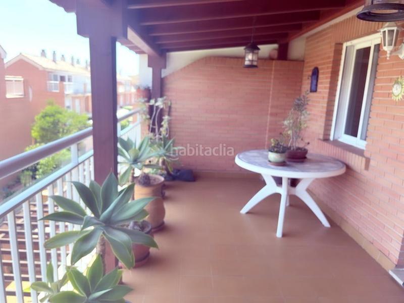 Foto c7da010e-8956-43d7-9844-06bde7419cba. Casa adossada amb aparcament a El Grao Castellón de la Plana
